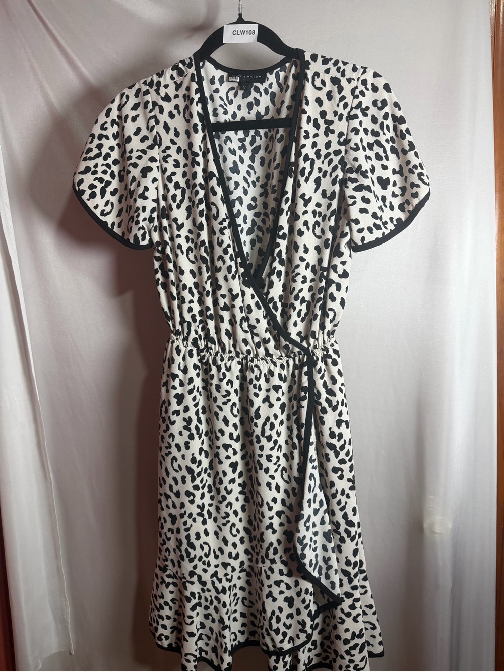 Great Jones Gray Python Print Faux Wrap Dress Size S CLW106E